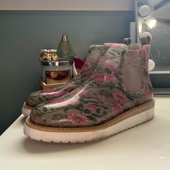 Cougar rain boots - Picture 2 of 6